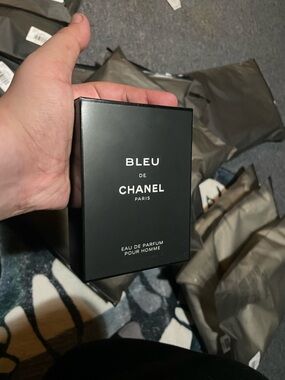 CHANEL Bleu de Chanel Box - Black Packaging